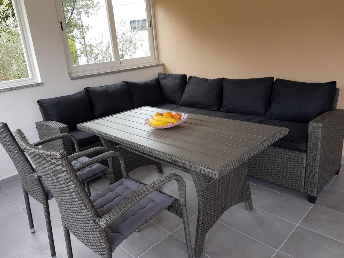Relax Zone III Appartement Malinska Buitenkant foto